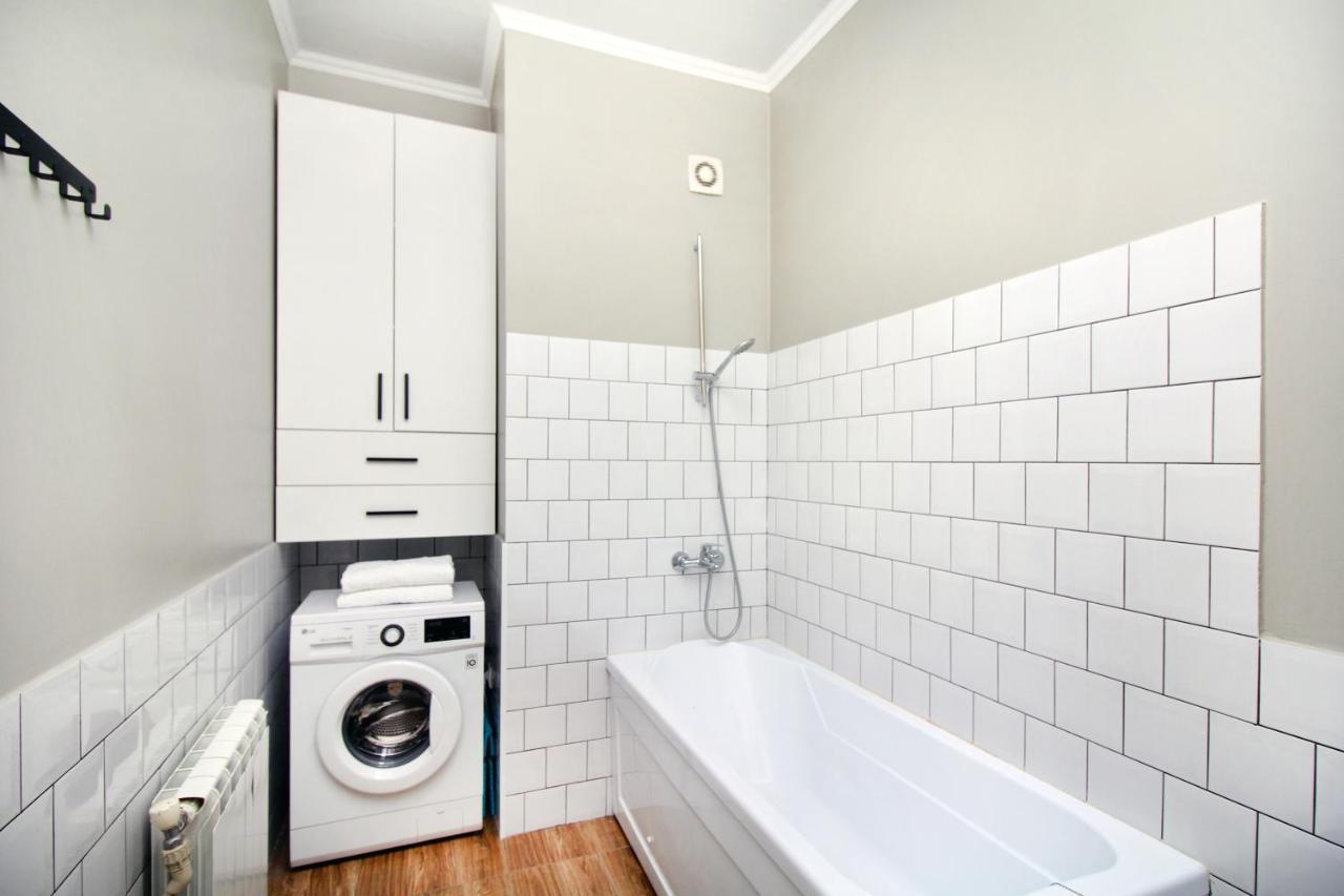 Perfect Spacious Apartment 356 Almaty Luaran gambar